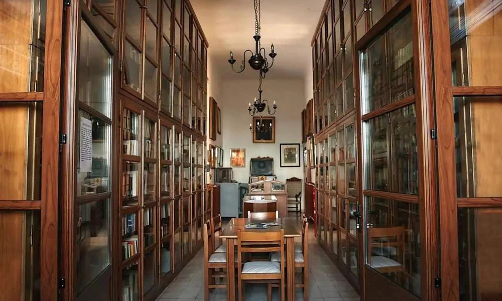 Εκεί βρίσκεται η αρχαιότερη βιβλιοθήκη της Ελλάδας